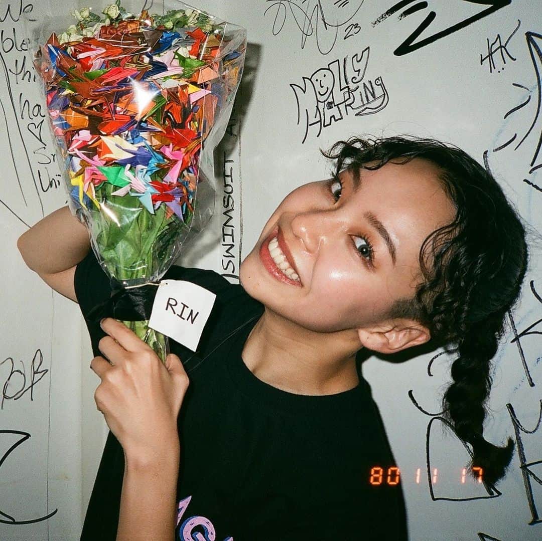 RINさんのインスタグラム写真 - (RINInstagram)「#THESEISHUNTOUR2023 There was so much energy in each of the 10 cities  I felt on my body and heart again The power born from humans is the best.🤝  This power is SEISHUN. This is "THE SEISHUN TOUR"❕  Beyond countries and regions, beyond languages, ATARASHII GAKKO! Everyone who met Thank you so much🫂  I had a lot of heart-to-heart conversations with myself and felt that it possibilities for the future of us. So I’m happy.  This time's big treasure, engraved in my heart AG! around the world more🌏 ARIGATO❤️  🤝  全10都市それぞれに沸るエナジー 人間から生まれるパワーの素晴らしさを あらためて肌で感じた日々  このパワーこそがSEISHUN まさに"THE SEISHUN TOUR"❕  国、地域を超えて、言語を超えて みんなと繋がれていることに心から感動している。 ATARASHII GAKKO!と出会ってくれたみんな 本当にありがとう🫂  今回の大きな宝物、心に大切に刻んで、 AG! around the world more🌏 ARIGATO❤️  愛をこめて。！」12月6日 18時24分 - rin_leaders