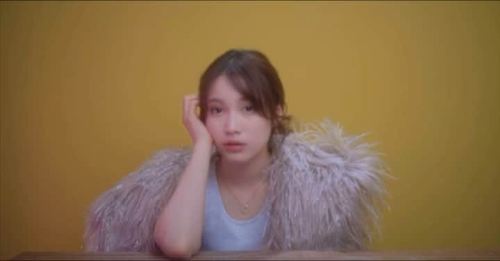 中村ゆりかのインスタグラム：「「浮ついたHeart」 💔🥀👸  次の恋はちゃんと好きな人と出来ますように🌙 この楽曲と似たような経験はありますか？ ダメな恋エピソードお聞かせてください💭  #moonlight #浮ついたheart #中村ゆりか #pr #lure #jewelry #collaboration」