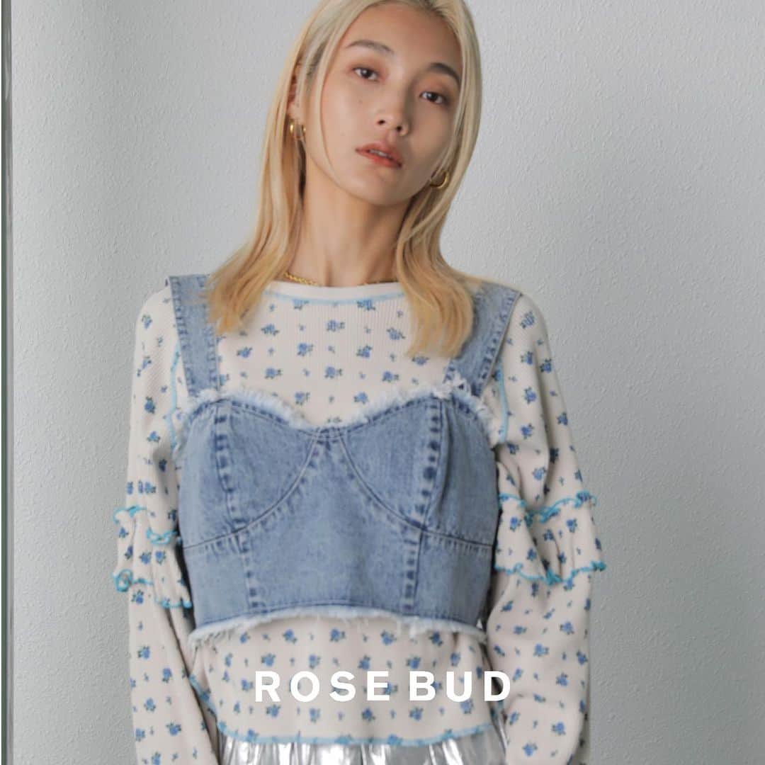 ROSE BUD（ローズバッド）さんのインスタグラム写真 - (ROSE BUD（ローズバッド）Instagram)「⁡ ⁡ NEW ARRIVALS ⁡ ⁡ ◼︎デニムビスチェ #6003210020 ¥8,800(tax inc.) blue / black ⁡ ⁡ 詳しくは @rosebud_official_ プロフィールのURLよりオンラインストアをチェック。 ⁡ #ROSEBUD #ROSEBUD2023aw #ローズバッド #ビスチェ #デニム #ベスト」12月6日 18時25分 - rosebud_official_