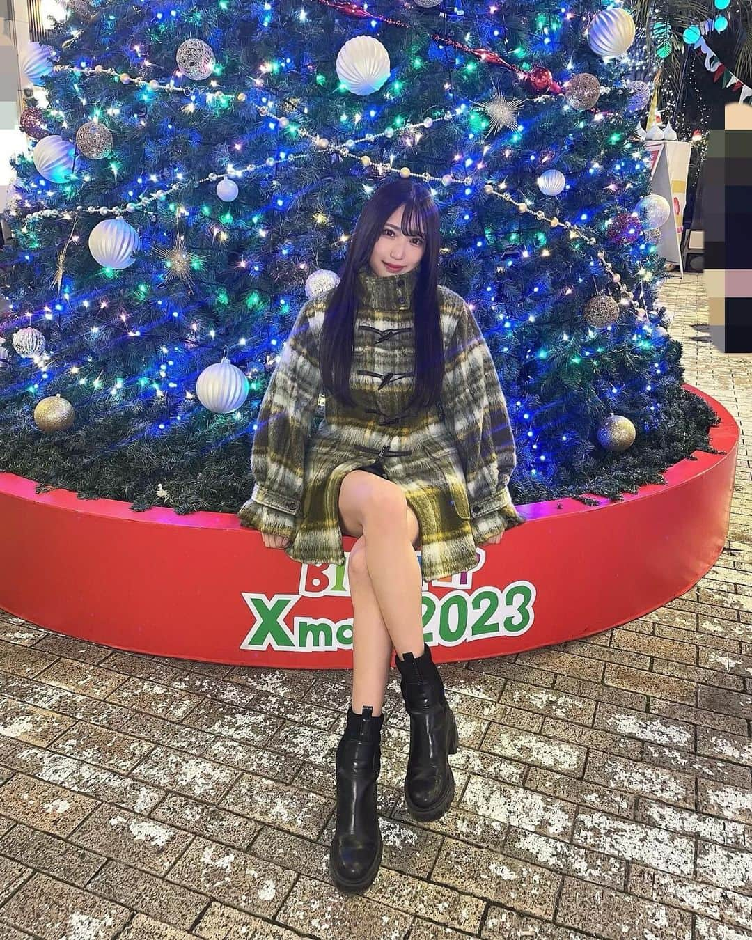 原かれんのインスタグラム：「᯽  キラキラだいすき🎄🎄🌟 . . . . . . . #bigstep #アメ村  #原かれん #かれんたん #nmb48 #ぴろぴろ #idol  #なんば #心斎橋 #関西女子 #お姉さんコーデ #お姉さん  #dazzlin #ダズリン #ダズリンコーデ #dazzlinコーデ #今日のコーデ  #御堂筋 #御堂筋イルミネーション #デートコーデ #ぴろコーデ  #아이돌　#ootd #오오티디 #팔로우  #좋아요 #01 #일본　#fyp #女子力委員長」