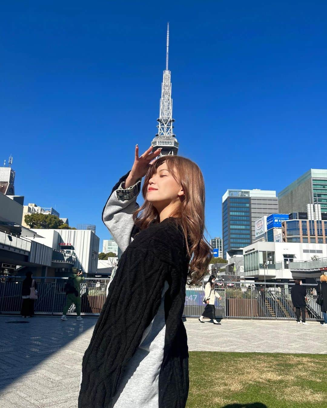 西川樹里のインスタグラム：「in nagoya✨🩵  #ootd #hypercouture #instalike #instafashion #nagoya #hisayaodoripark」