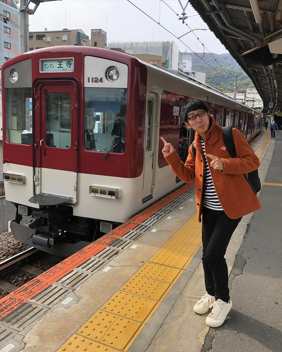 吉川正洋さんのインスタグラム写真 - (吉川正洋Instagram)「tvk『鉄道ひとり旅』新シリーズに入っております。今日は近鉄生駒線編。このあと夜8時出発です！！  #tvk #近鉄 #鉄道ひとり旅」12月6日 18時33分 - dhyoshikawa