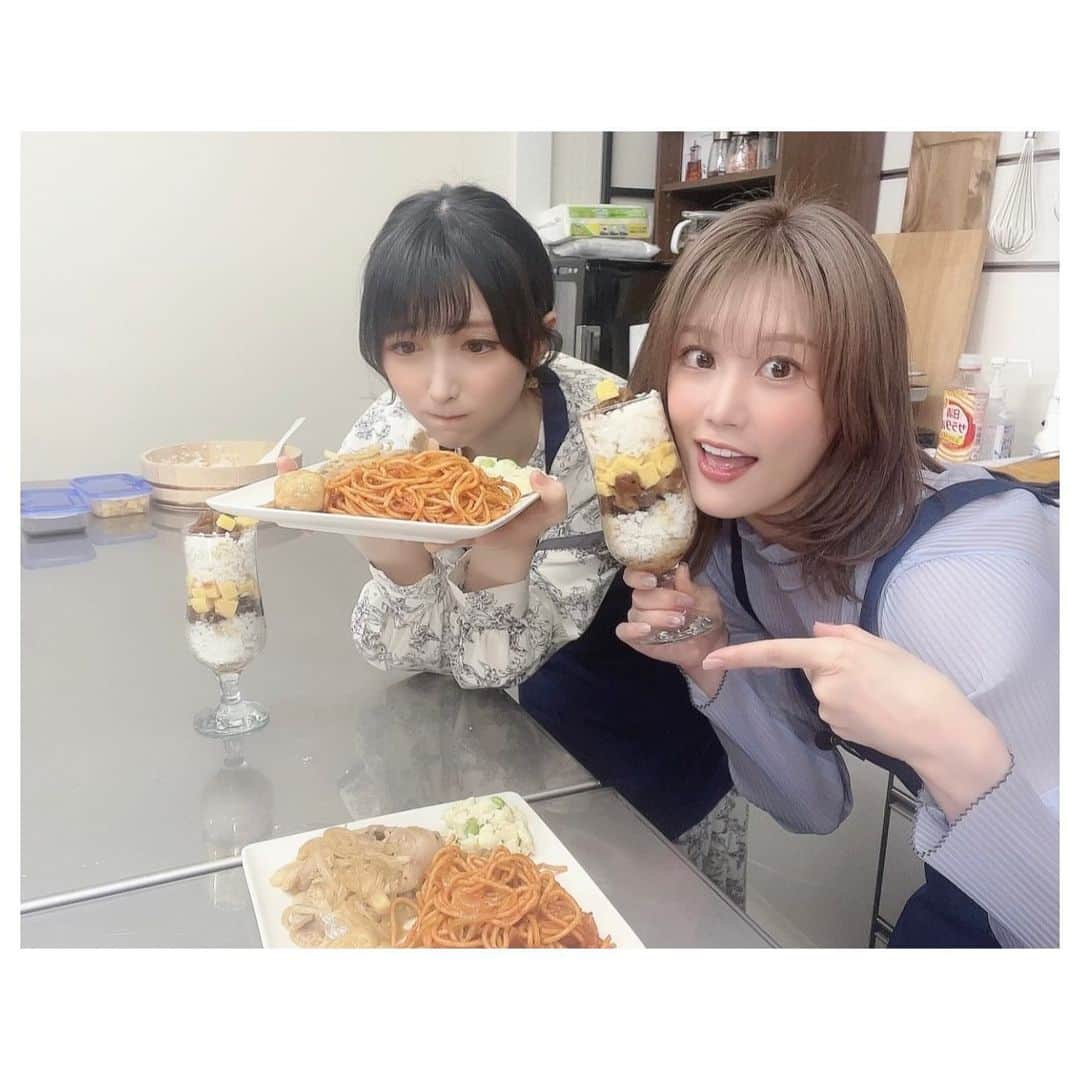 山崎エリイのインスタグラム：「ㅤㅤㅤㅤㅤㅤㅤㅤㅤㅤㅤㅤㅤㅤㅤㅤㅤㅤㅤㅤㅤㅤㅤㅤㅤㅤㅤㅤㅤㅤㅤㅤㅤㅤㅤㅤㅤㅤㅤㅤㅤㅤㅤㅤㅤㅤㅤㅤㅤㅤㅤㅤㅤㅤㅤㅤㅤㅤㅤㅤㅤㅤㅤㅤㅤ 大人になってから ずっと食べたくて仕方がなかったお子様ランチを りかさんと番組スタッフさんが 作ってくださいました🍽️  ・甘いナポリタン(ピーマン抜き) ・甘い卵焼き ・濃いめの味付けの生姜焼き ・ポテトサラダ(にんじん抜き)  私の好みに合わせて作ってくださった 贅沢プレート！  全部主食みたいな わんぱくメニューが堪らなく好き。  そしてりかさんの手際の良さが 輝いておりました🙌  ささっとお料理できる美人。 最強です🤤✨  美味しかったなぁ💞  #お子様ランチ #これって推し事 #阿部里果 #山崎エリイ #Erii」