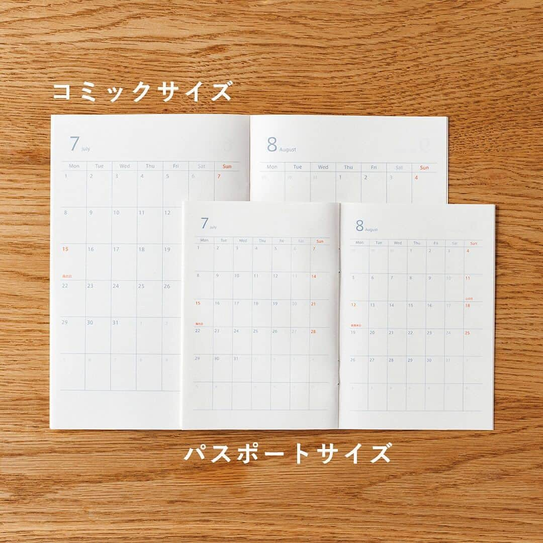 HITOTOKIさんのインスタグラム写真 - (HITOTOKIInstagram)「＼オンラインストア限定「HITOTOKI NOTE マンスリー手帳」／  ⁡12月新商品のお知らせ② 手帳のように使えるノート「HITOTOKI NOTE」。 月ごとの予定も一緒にまとめたい！という声にお応えして HITOTOKI NOTE にセットして使える 2024年版マンスリー手帳を作りました！ ⁡ サイズはパスポートサイズとコミックサイズの2種類。 2024年1月から使える、月曜始まりのマンスリー手帳です。 スリムなので#HITOTOKINOTE のカバーに差し込んで使えます。 ⁡ HITOTOKI NOTEと同じ紙質なのもポイント◎ #KITTA や#SODA透明マステ などの#ヒトトキ文具 を 使ったデコも楽しんでいただけたらうれしいです。 ⁡ なくなり次第終了となりますので、 ぜひお早めにチェックしてみてくださいね。 ⁡ ■ラインアップ パスポートサイズ：550円(税込) コミックサイズ：660円(税込) ⁡ #ヒトトキノートマンスリー #ヒトトキノート  #hitotoki #ヒトトキ  #ヒトトキ公式オンラインストア  #新発売 #新商品 #マイノート  #手帳の中身 #手帳タイム #手帳デコ  #手帳のある生活 #マンスリー手帳 #手帳の使い方  #手帳会議 #手帳好朋友  #スケジュール帳 #スケジュール管理  #文房具 #文具好き  #notebook #diary  #筆記本 #紙膠帶拼貼  #공책 #노트」12月6日 18時52分 - hitotoki_official