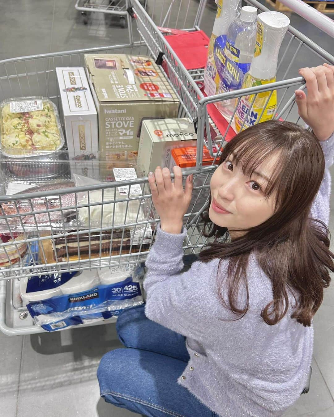 フジテレビ「めざましテレビ」さんのインスタグラム写真 - (フジテレビ「めざましテレビ」Instagram)「あす7日(木)の #めざましテレビ は… 「#やってユカ！」🌟  クリスマス🎄や年末年始に大活躍🎍コストコのコスパ最強！新商品を#林佑香 キャスターが徹底取材！💪🏻  コストコナビゲーターaoさんオススメ！お掃除グッズや🧼パーティーにぴったりなグルメが登場！ ユカちゃんはタイ🐟の塩釜焼き作りに挑戦したよ👩🏻‍🍳  うまくできるのか〜？ぜひお楽しみに〜🌟」12月6日 18時56分 - mezamashi.tv