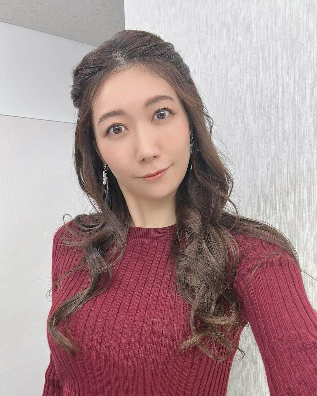 穂川果音さんのインスタグラム写真 - (穂川果音Instagram)「hair style  ハーフアップだよ！  earrings→ @abiste_official   #ヘアアレンジ　#ハーフアップアレンジ　#hairarrange #アベプラ　#イヤリング　#earrings」12月6日 19時13分 - hokawakanonn