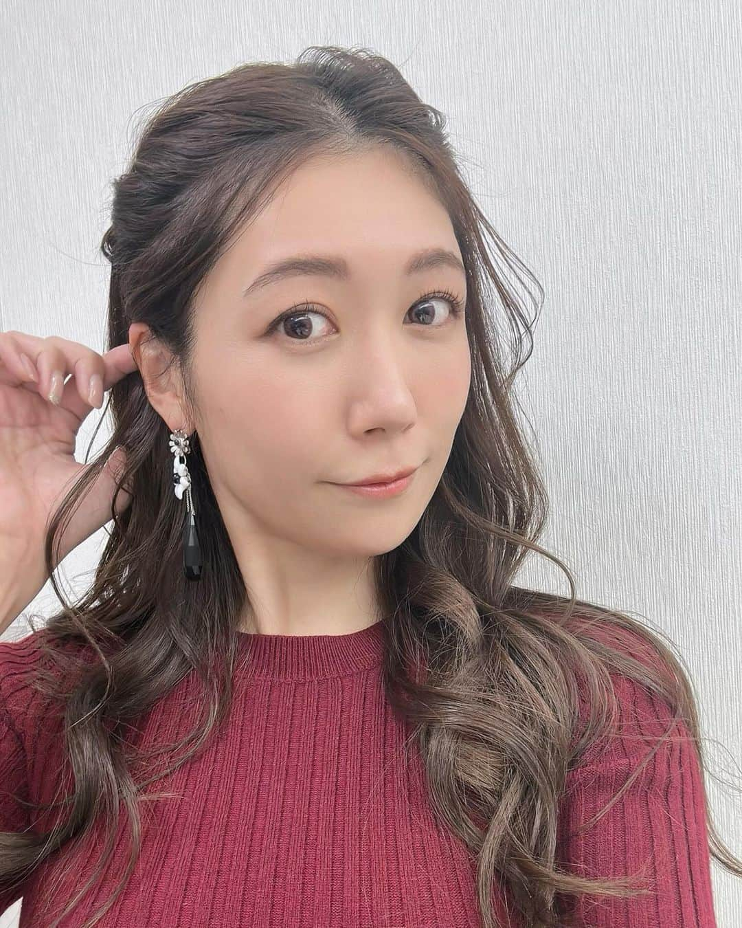 穂川果音さんのインスタグラム写真 - (穂川果音Instagram)「hair style  ハーフアップだよ！  earrings→ @abiste_official   #ヘアアレンジ　#ハーフアップアレンジ　#hairarrange #アベプラ　#イヤリング　#earrings」12月6日 19時13分 - hokawakanonn