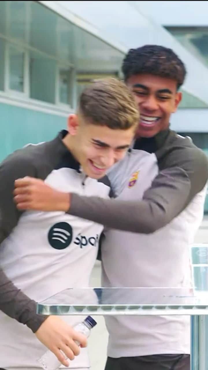 FCバルセロナのインスタグラム：「Who wins? 🚰😂」
