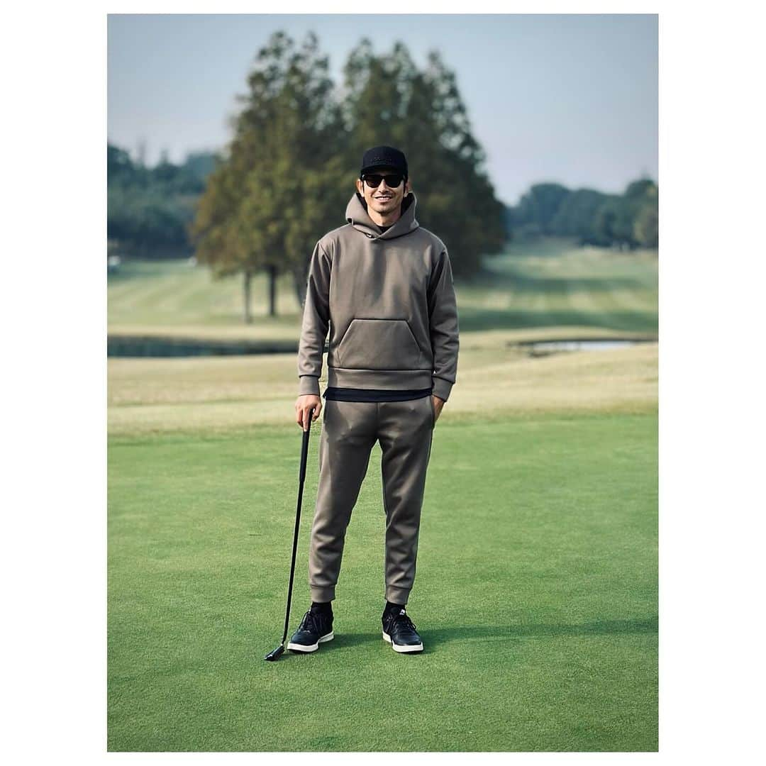 肥野竜也さんのインスタグラム写真 - (肥野竜也Instagram)「“ golf ” @fourteengolf_official 週末まで暖かそうでゴルフ日和になりそう〜 このお気に入りのセットアップがゴルフシーンでも日常使いでも活躍してくれそうです！ ⁡ ※アイテム情報やスイングなど詳しいゴルフネタは、コチラのアカウントへ→ @hinogolf ⁡ #ゴルフ #ゴルフウェア #ゴルフアパレル #メンズファッション #メンズカジュアル #ファッション #メンズモデル #golf #hinogolf #mensfashion #menstyle #fashion #golfwear #golfapparel #fourteen」12月6日 19時23分 - tatsuya_hino