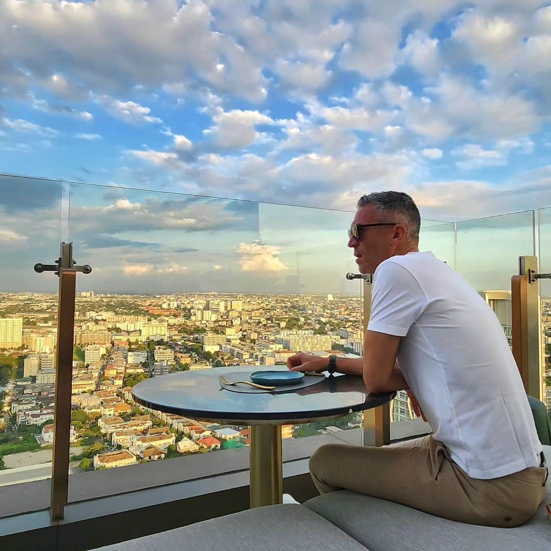 ルイス・ハビエル・ガルシア・サンスのインスタグラム：「In the middle of this Asian Tour, I stopped for a sec to be grateful, to enjoy everything around me because I'm one of the lucky ones, and we can't take anything for granted. Use every sec we are here to make it count.  #MoreThanaGame #makeitcount #india #thailand #vietnam #phillipines」