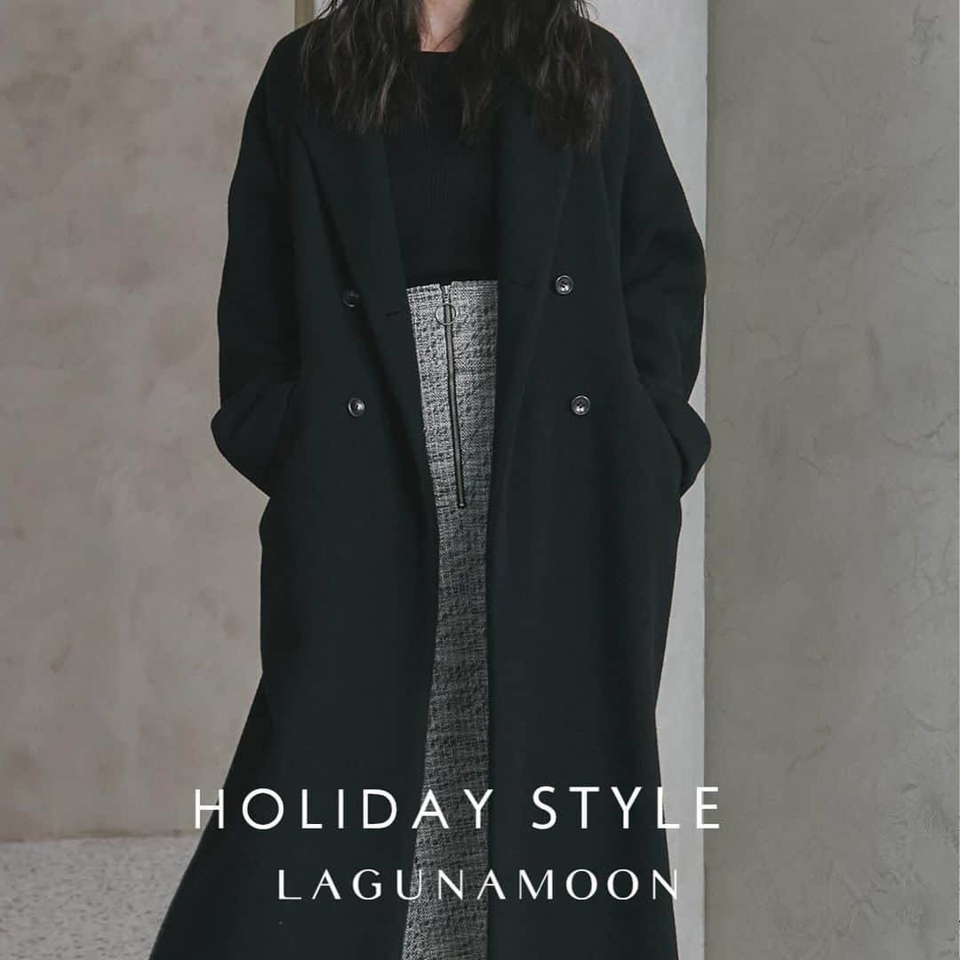 ラグナムーンのインスタグラム：「・ 【 RECOMMEND HOLIDAY STYLE 】  まだ間に合う！ クリスマスや年末イベントに向けた まもなく再入荷する人気アイテムや 新作アイテムおすすめスタイリングをご紹介  #ベンツデザインウールコート  price… ¥35,000+tax color... BLACK/PISTACHIO/MOCHA size... S/M  #アシンメトリードレープフレアスリーブニット price… ¥9,000+tax color... IVORY/BLACK/PINK size...F  #フロントZIPツイードスカート price… ¥14,000+tax color... GREEN/BLACK/BEIGE size...S/M  _____________________________  ▼商品詳細は画像をタップして製品タグorTOPページURLよりご覧ください。 >>> @lagunamoon_com ・ ・ ▼全国のSTAFF STYLINGを更新中！ >>> @lagunamoon_shop  _____________________________ #lagunamoon #lagunamoon_com #lagunamoon_styling #holiday #クリスマスコーデ #大人カジュアル #ワンピースコーデ #綺麗めカジュアル #デート服 #ホリデーシーズン #まもなく再入荷 #お出かけコーデ #旅行コーデ #冬コーデ #冬服コーデ #冬服」