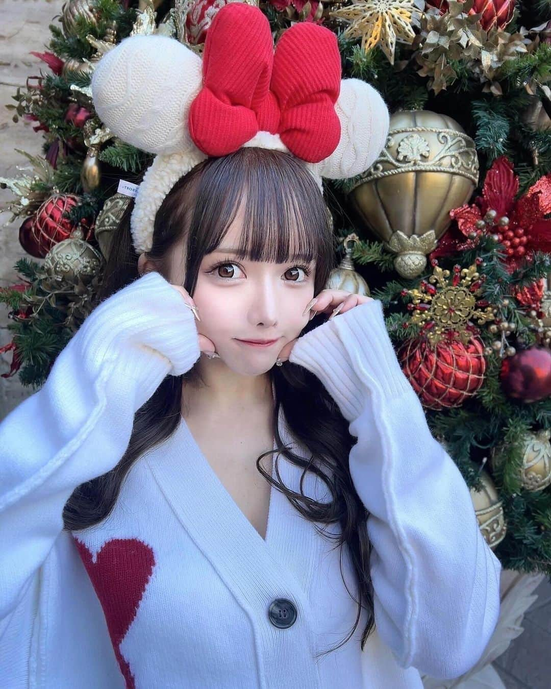 椎名ナツメさんのインスタグラム写真 - (椎名ナツメInstagram)「クリスマスシーズンのディズニー1番すき🧑‍🎄🫶」12月6日 19時54分 - _doll_ntm