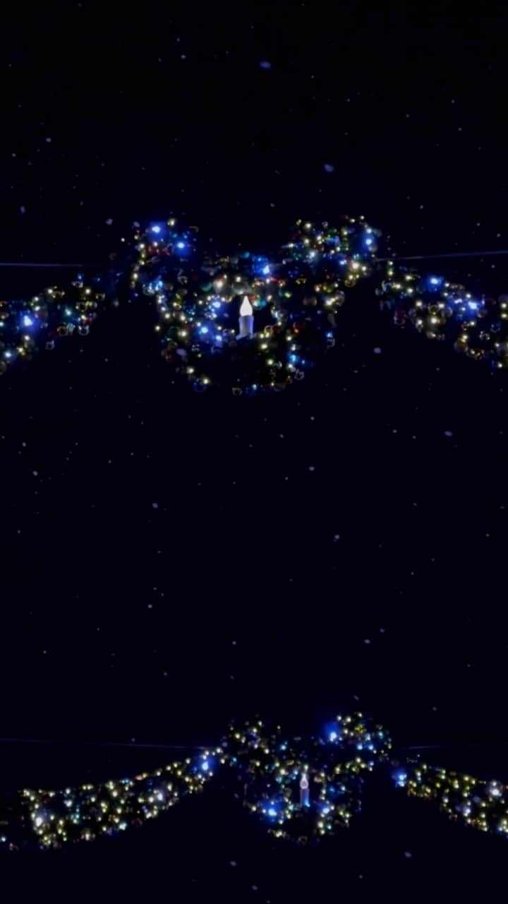 Mathilde Goehlerのインスタグラム：「Annonce.. A few days in Paris and a few in Disney Land is for me the most dreamy way to start December and Christmas ºoº  @disneylandparis ✨⭐️🌠」