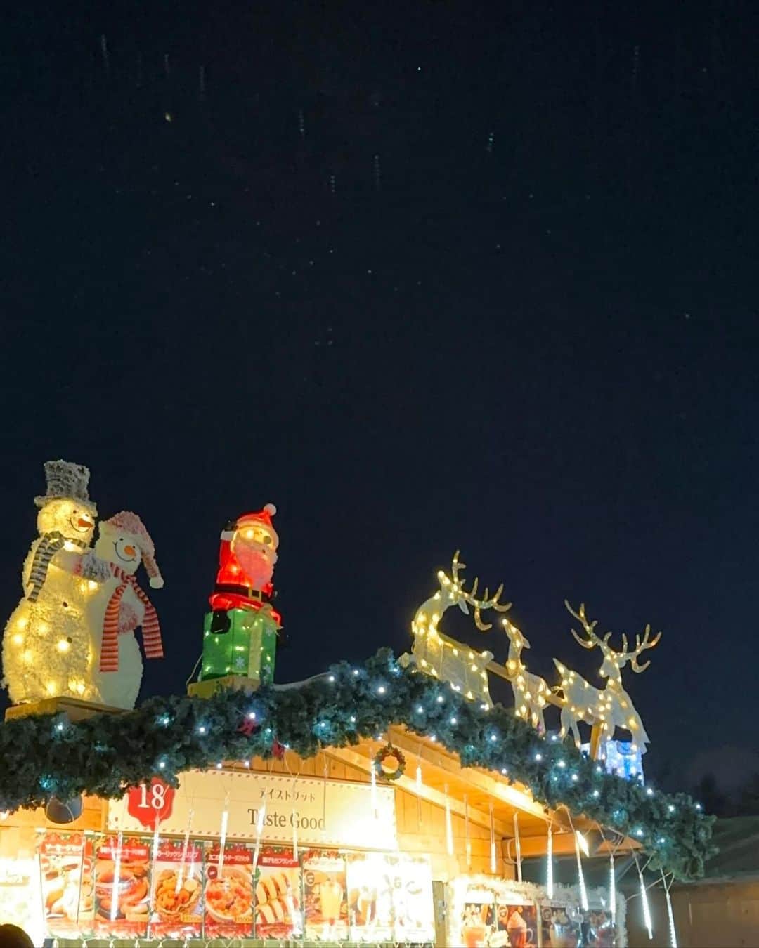 びすこさんのインスタグラム写真 - (びすこInstagram)「christmas market🎄  明治神宮外苑のクリスマスマーケット、正直ホームパーティのが好きだけれどイベント達成した気分なので満足😌🤍」12月6日 19時57分 - na56482n