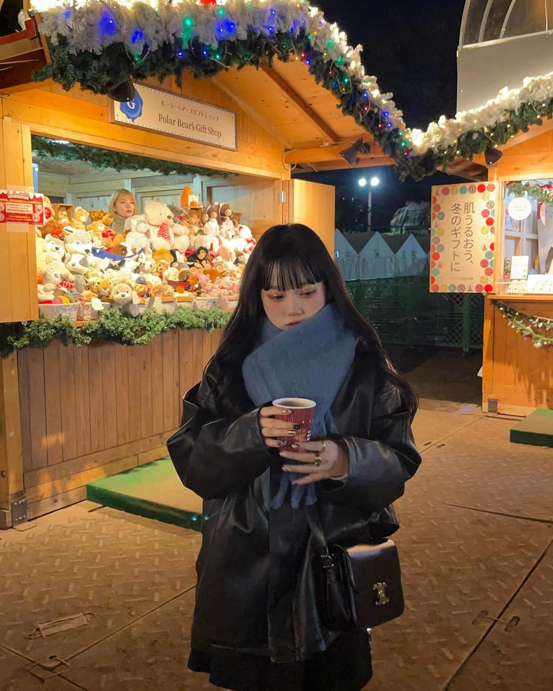 びすこさんのインスタグラム写真 - (びすこInstagram)「christmas market🎄  明治神宮外苑のクリスマスマーケット、正直ホームパーティのが好きだけれどイベント達成した気分なので満足😌🤍」12月6日 19時57分 - na56482n