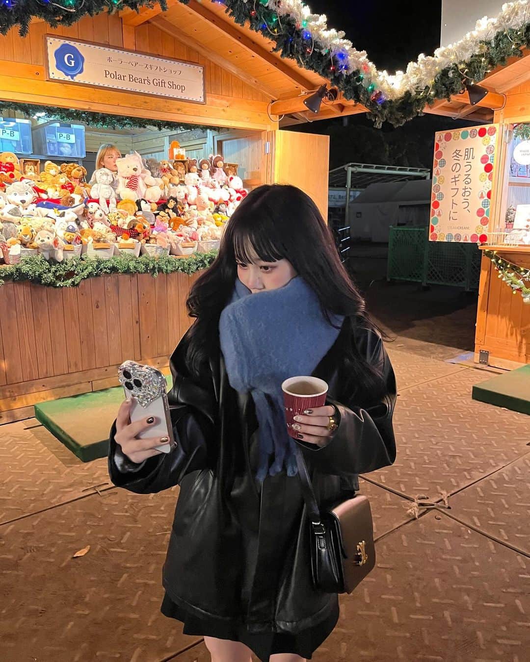 びすこさんのインスタグラム写真 - (びすこInstagram)「christmas market🎄  明治神宮外苑のクリスマスマーケット、正直ホームパーティのが好きだけれどイベント達成した気分なので満足😌🤍」12月6日 19時57分 - na56482n