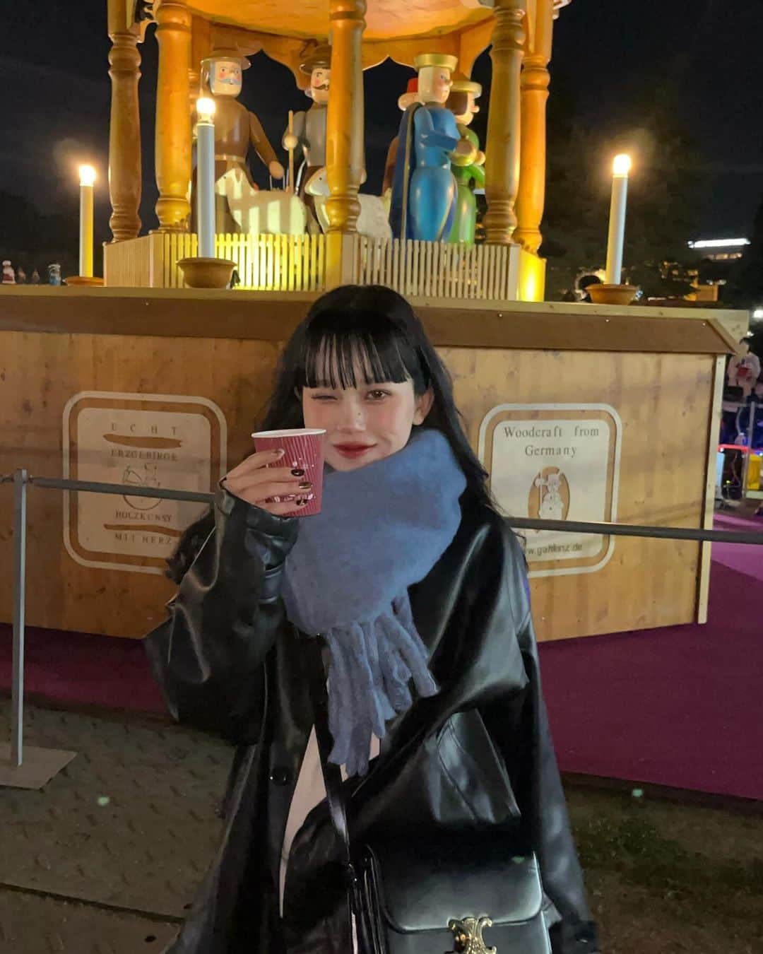 びすこのインスタグラム：「christmas market🎄  明治神宮外苑のクリスマスマーケット、正直ホームパーティのが好きだけれどイベント達成した気分なので満足😌🤍」