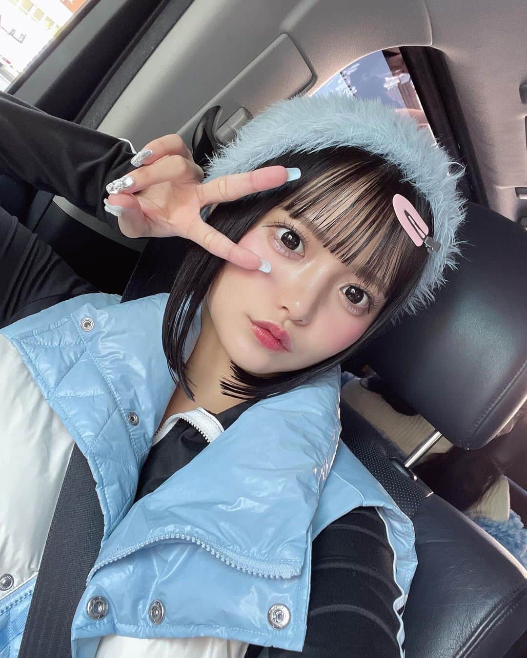 福山梨乃さんのインスタグラム写真 - (福山梨乃Instagram)「🩵🩵 . beenie→ @alleybywcloset jacket→ @jeanasis_official skirt→ @heather_love_official . #pr . 『必殺あざとポーズ』のMV、YouTubeにて公開されています🎀🎀このMV衣装、「え、着替えた？私服？」ってマネさんに言われるくらい私っぽすぎるな❕🫶🏻MV沢山観てね💟💟」12月6日 19時58分 - rinomaru_