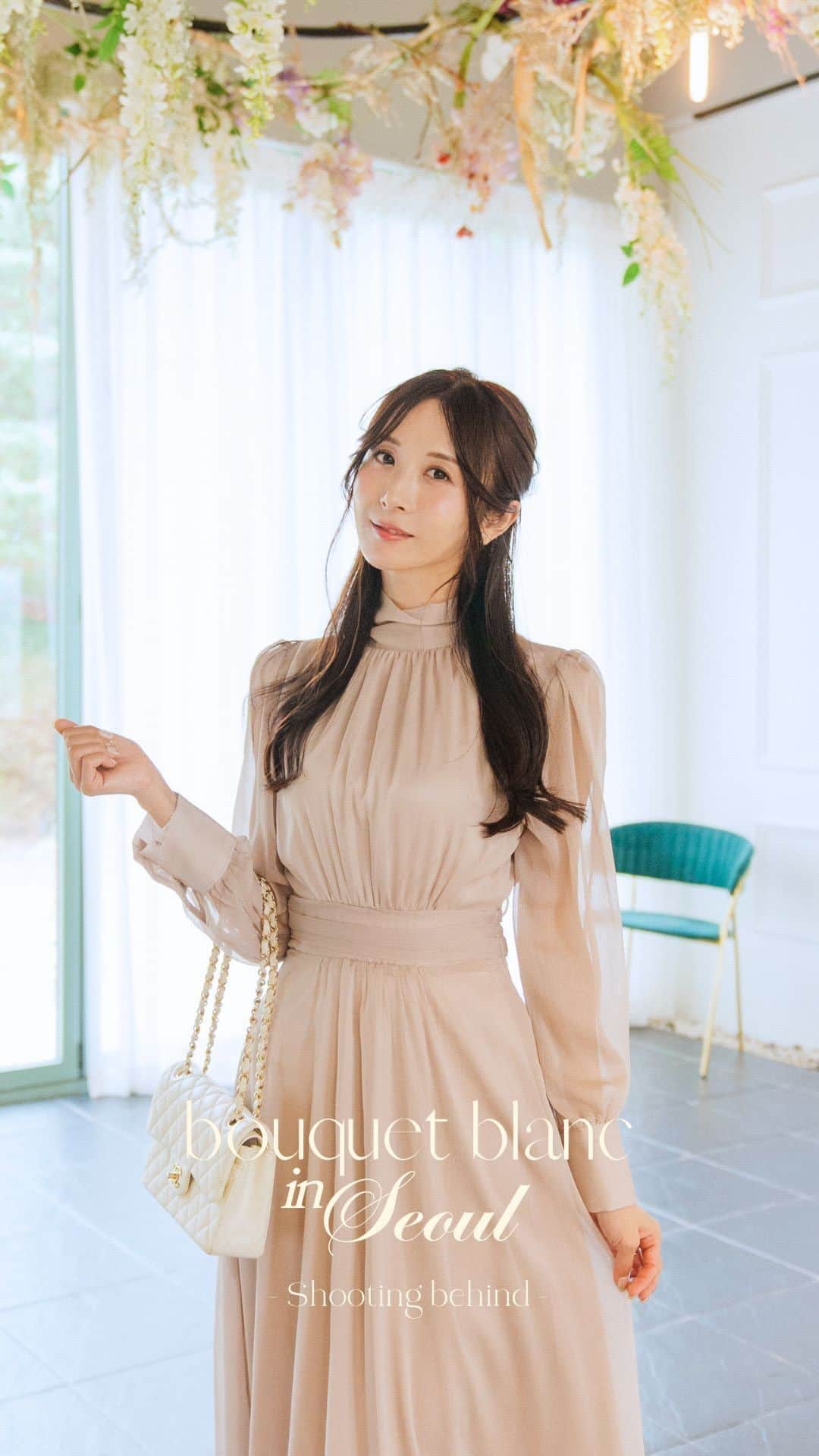 のインスタグラム：「bouquet blanc in SEOUL 💐🇰🇷  📅12/7 (木) 17:00〜  大人気ディレクター @_saosaori_ が 韓国で撮影した新作アイテム第2弾が明日17:00から販売開始です🫣💕  ホリデーの様々なシーンで大活躍間違いなしのアイテムばかりなので要チェックです🔍！  マガジンでもシーン別におすすめアイテムを公開中📖✨  #dholic  #ホリデー #クリスマス #クリスマスコーデ」