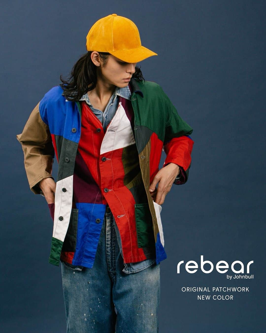 ジョンブルのインスタグラム：「⁡ rebear by Johnbull PATCHWORK NEW COLOR 人気のパッチワークシリーズにニューカラーが登場 ⁡ 異なる生地を合わせたパッチワーク生地の織り成す唯一無二の表情、デザインが魅力の【rebear by Johnbull】。 ⁡ 今回人気のパッチワークシリーズから、女性の方でも合わせやすいライトオリーブパターンと、レッドやブルーなどのビビットカラーを組み合わせたクレイジーパターンが登場。 ⁡ 【rebear by Johnbull】らしい個性的なスタイリングでご紹介いたします。 ⁡ SDGsの観点より生み出されたアップサイクルアイテムをぜひご覧ください。 ⁡ インパクトのあるカラーリングが目を引く新色のクレイジーパターンは、今までにないポップで華やかな色の組合せが印象的で、冬のスタイリングを一気に盛り上げてくれる1枚。 ⁡ ⁡ JACKET lot.RE233L01/￥28,600 tax in (rebear by Johnbull) JACKET lot.RE233L02/￥28,600 tax in (rebear by Johnbull) ⁡ ⁡ ⁡ #JOHNBULL #rebearbyJohnbull #PATCHWORK #SDGs #ジョンブル  #パッチワーク #アップサイクル」