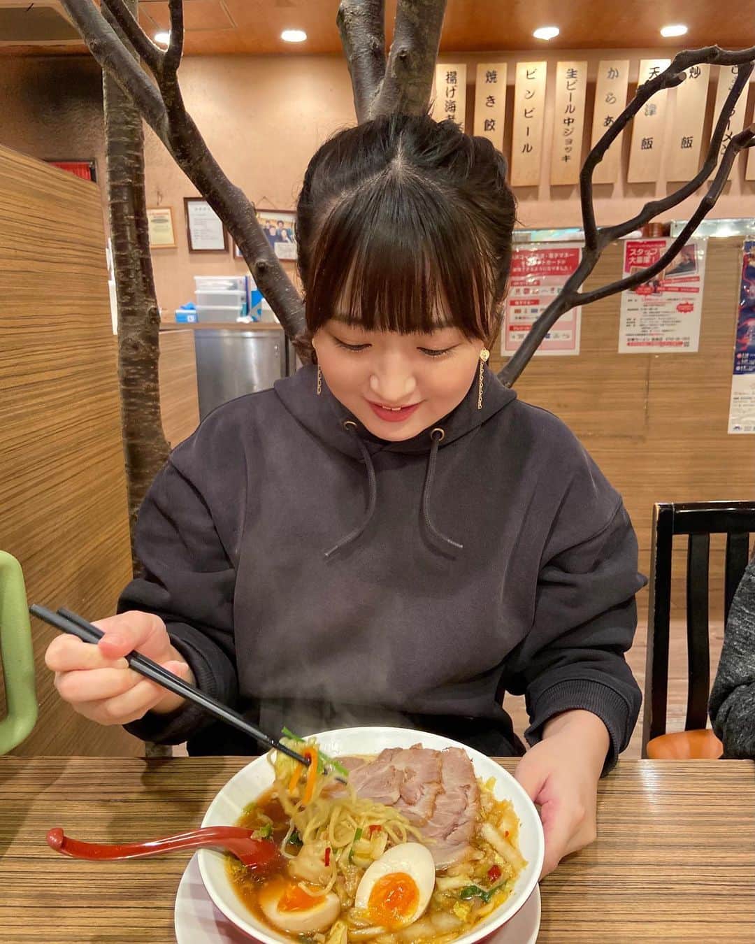 上野貴穂さんのインスタグラム写真 - (上野貴穂Instagram)「. 彩華ラーメン食べた🍜 やっぱり美味しいよね〜✨大満足😋」12月6日 20時07分 - kiho_ueno