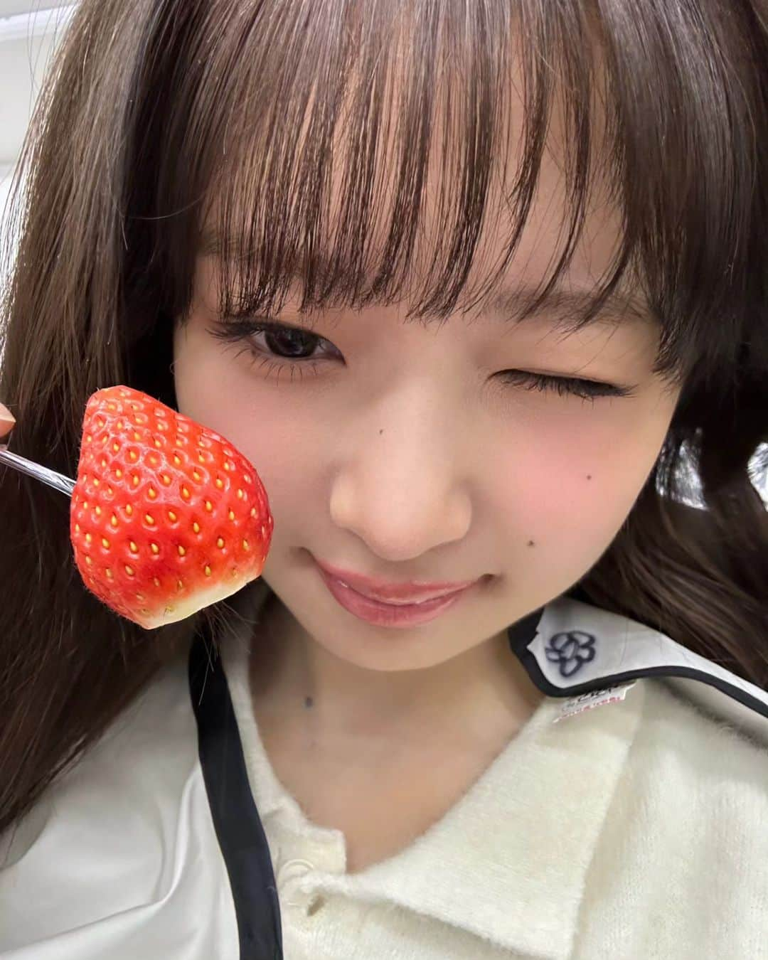 レイさんのインスタグラム写真 - (レイInstagram)「딸기 1000개 먹을 수 있는데...( ɞ̴̶̷ ༥ ʚ̴̶̷̷ )♡🍓」12月6日 20時21分 - reinyourheart