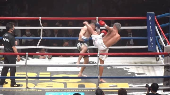 城戸康裕のインスタグラム：「【衝撃映像】こないだの試合のKOシーン🎬💥 ・ ・ バッコリ入ってる😨💦 ・ ・ そりゃ足腫れるわ🦶笑 ・ ・ #kidodown #城戸奪ダウン  ・ @bigbangt1  #kickboxing #fighter」