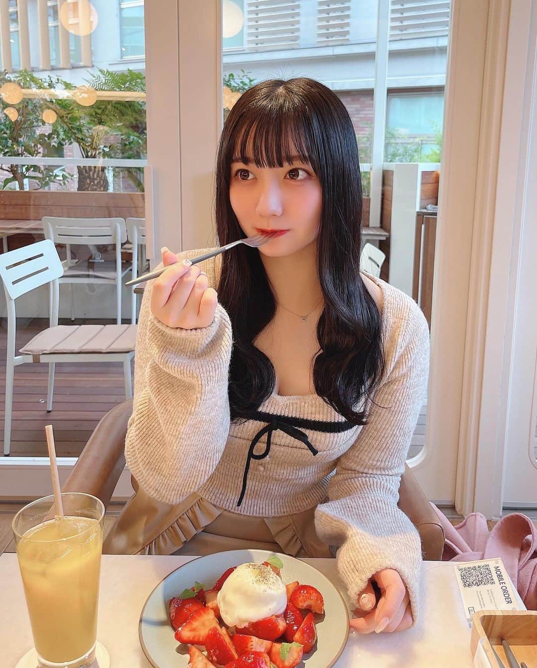 高橋希良さんのインスタグラム写真 - (高橋希良Instagram)「. 最近カフェ活できててうれしい🍓🤍」12月6日 20時19分 - kira_takahashi_official