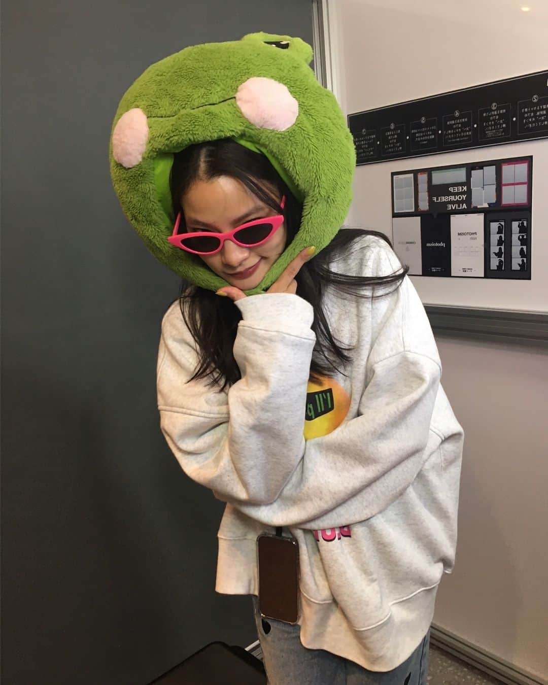 織田梨沙のインスタグラム：「きゃえる🐸」