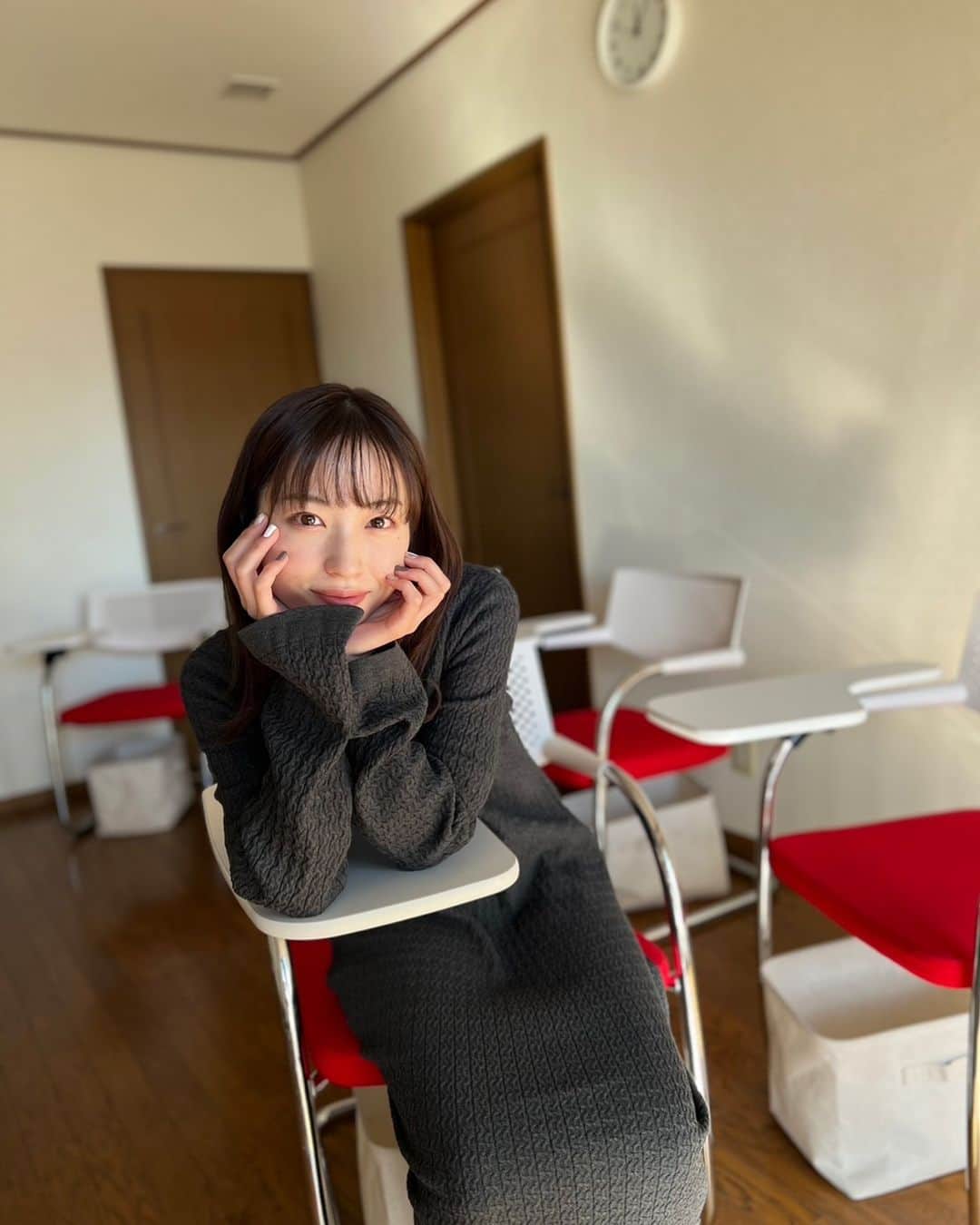 セントフォースのインスタグラム：「最近一段と寒くなってきましたが、みなさん体調は大丈夫ですか？  もう少しで一年が終わるだなんて信じられないですね☺️  12月はクリスマスに大晦日に楽しみがたくさんです🎄  寒さには気をつけながら、楽しい12月を過ごしましょう〜！  #林佑香 (@yuka.hayashi_ )」