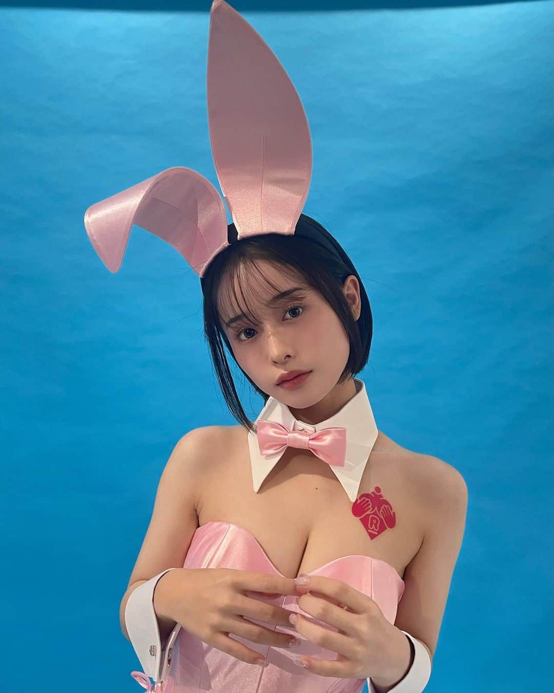 MINAMOのインスタグラム：「ついに明後日12月8日(FRI)六本木レッドドラゴンさんでイベントをさせていただくことになりました〜！私は20:00～Lastまでいます♥︎  今回はバニーでお席にいさせてもらうことにしましたっ！お会いできるのを楽しみにしています🐲❤️」