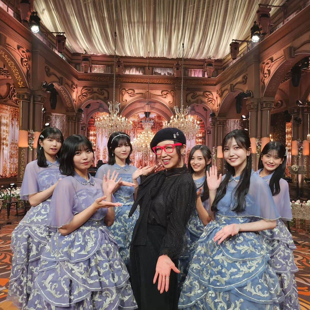 松任谷由実さんのインスタグラム写真 - (松任谷由実Instagram)「なんて清楚な佇まい、乃木坂46！ ギャル、女子、ガールは沢山いても、"乙女"と呼べるのは彼女たちだけ。  #乃木坂46  #fns歌謡祭」12月6日 20時38分 - yuming_official