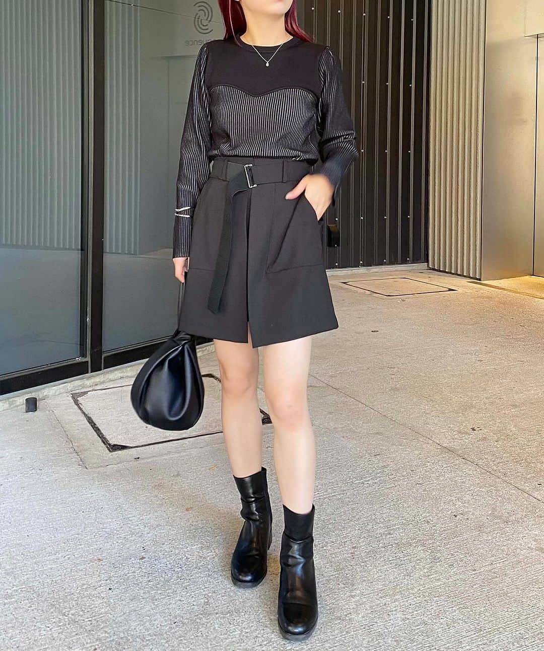 CAPRICIEUX LE'MAGEさんのインスタグラム写真 - (CAPRICIEUX LE'MAGEInstagram)「【preorder】 ⁡ ⁡ ⁡ ⁡ ⁡ ⁡ ☑︎ビスチェ切替プルオーバー beige / greige / black ⁡   ⁡ ⁡ ビスチェを重ねたような編地を切り替えたデザインニット ⁡ すっきりとしたシルエットながらも しっかりと肉感があるので暖かく着られます◎ ⁡ ワントーンでまとめたスタイリングもおすすめ！ ⁡ ⁡ ⁡ ⁡ ⁡ ⁡ ⁡ #capricieuxlemage#カプリシュレマージュ#大人カジュアル#ootd#置き画#シンプルコーデ#きれいめコーデ#きれいめカジュアル#低身長コーデ#高身長コーデ#シンプルコーデ#淡色#ベージュコーデ#淡色コーデ#淡色女子#大人カジュアル#カジュアルコーデ#プルオーバー」12月6日 20時44分 - capricieux_lemage