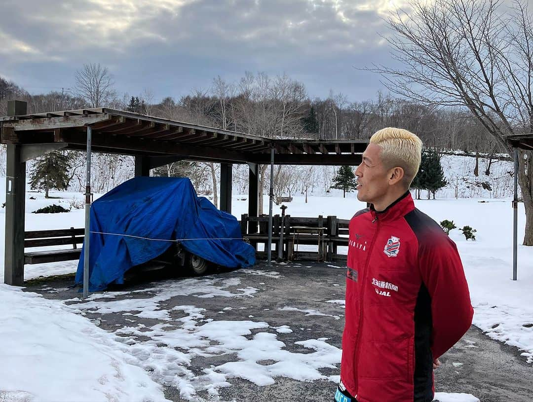 コンサドーレ札幌さんのインスタグラム写真 - (コンサドーレ札幌Instagram)「CONSADOLE HOKKAIDO TOURS supported by seicomart 🌈道央編1日目🚌  無事終了しました✨✨  #菅野孝憲 選手と触れ合った人達も、すげさん自身も笑顔があふれる素敵な旅でした☺️  仁木町内小学校（2校） 仁木町役場 コンサドーレ仁木パーク 余市町内小学校 余市町役場 セイコーマート西宮の沢5条店　1日店長  #consadole #コンサドーレ」12月6日 21時05分 - hokkaido_consadole_sapporo