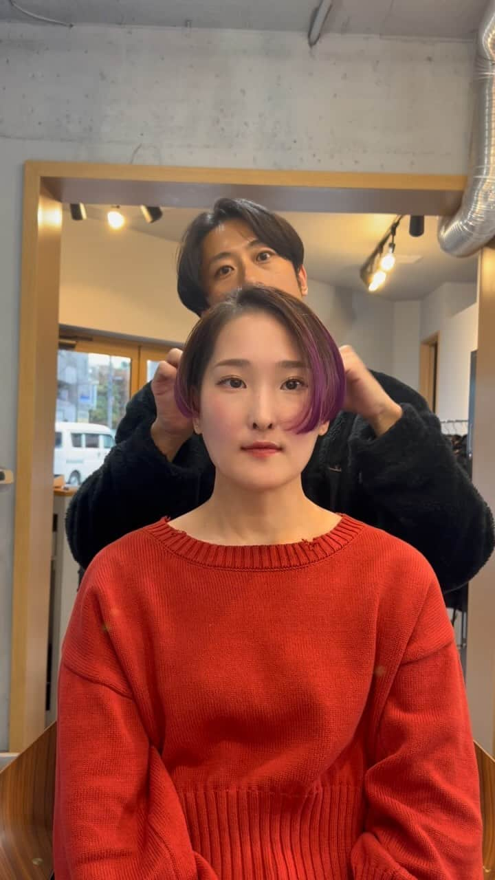 阿藤俊也のインスタグラム：「ハンサムショート✂︎  髪質を生かしたヘアスタイルはお任せください✨  ※好きな雰囲気のスタイルのお写真あれば ぜひ持参ください！！ 好みが伝わりやすいので、ありがたいです☺️  ◆イメージ変えたいけど、似合うか心配😥 ◆いつもどこか似合ってない気がする😥 ◆自分に似合う髪型がわからない😥 ◆自分でうまくセット出来ない😥 ◆とにかく良い感じになりたい😥  どんなお悩みでもご相談ください☺️ どんな状態からでも、素敵にします✨✨ 年齢も問わず、どなたでも  【⚠️ご予約について⚠️】 ↓↓↓↓↓↓↓↓↓↓↓↓↓ ホーム画面URLからへ 簡単にご予約可能です😊 予約がよくわからない場合は、 お電話にて確認お願い致します🤲🤲  #ショート#ショートボブ#ショートへア#ヘアスタイル#大人ハンサムショート#くびれレイヤー#大人へア#ボブ#ショートカット#ハンサムショート#レイヤーカット#前下がりボブ#クセ毛カット #ベリーショート#ベリショ #黒髪ショート #清澄白河#清澄白河美容室#阿藤俊也#haircut#清澄白河ciala」