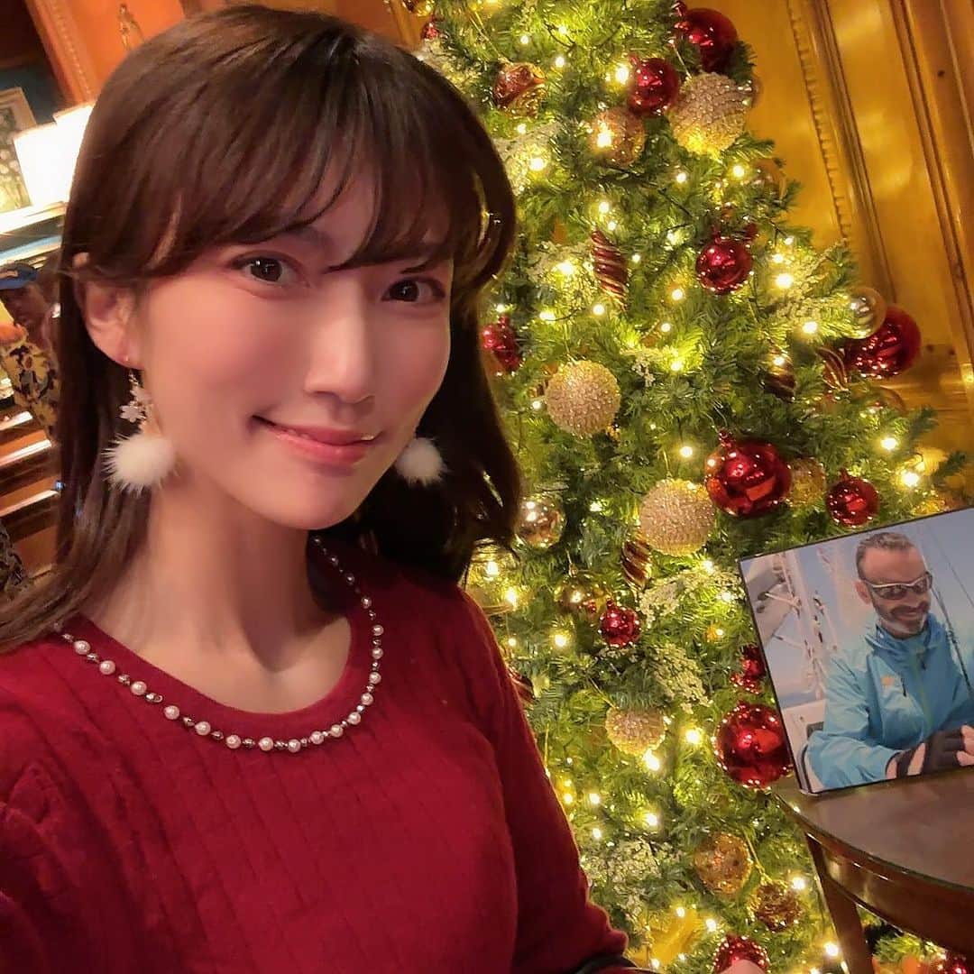 板野優花のインスタグラム：「昨日はリッツカールトンで開催された LOUDMOUTH様のクリスマスパーティに行ってきたよ🎄💕 こういうパーティに普段あまり行かなかったんだけど ファッションショーがあったりプロの歌唱があったり 一足早めのクリスマス気分を味わえて楽しかった😌💕  ご招待くださったLOUDMOUTH様 ありがとうございました🥰 @loudmouth @loudmouth_japan_official   #LOUDMOUTH #クリスマスパーティ #リッツカールトン大阪  #クリスマス #パーティ #クリスマス2023」