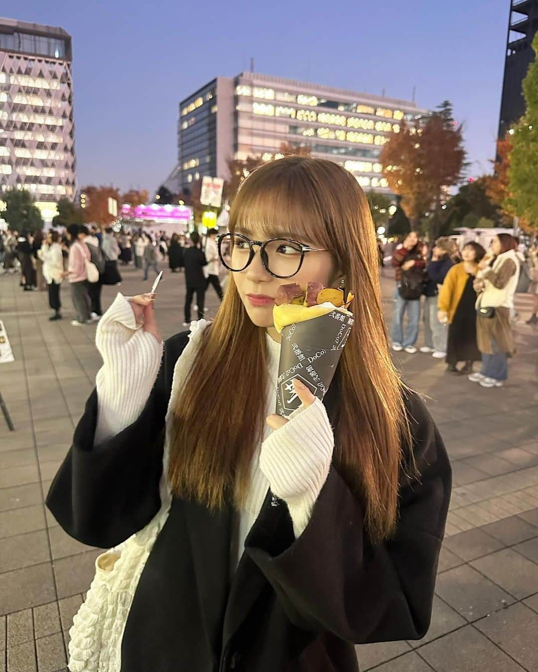 愛来のインスタグラム：「☁︎ さつまいも好きな人ー🙋🏻‍♀️   #やきいもフェス」