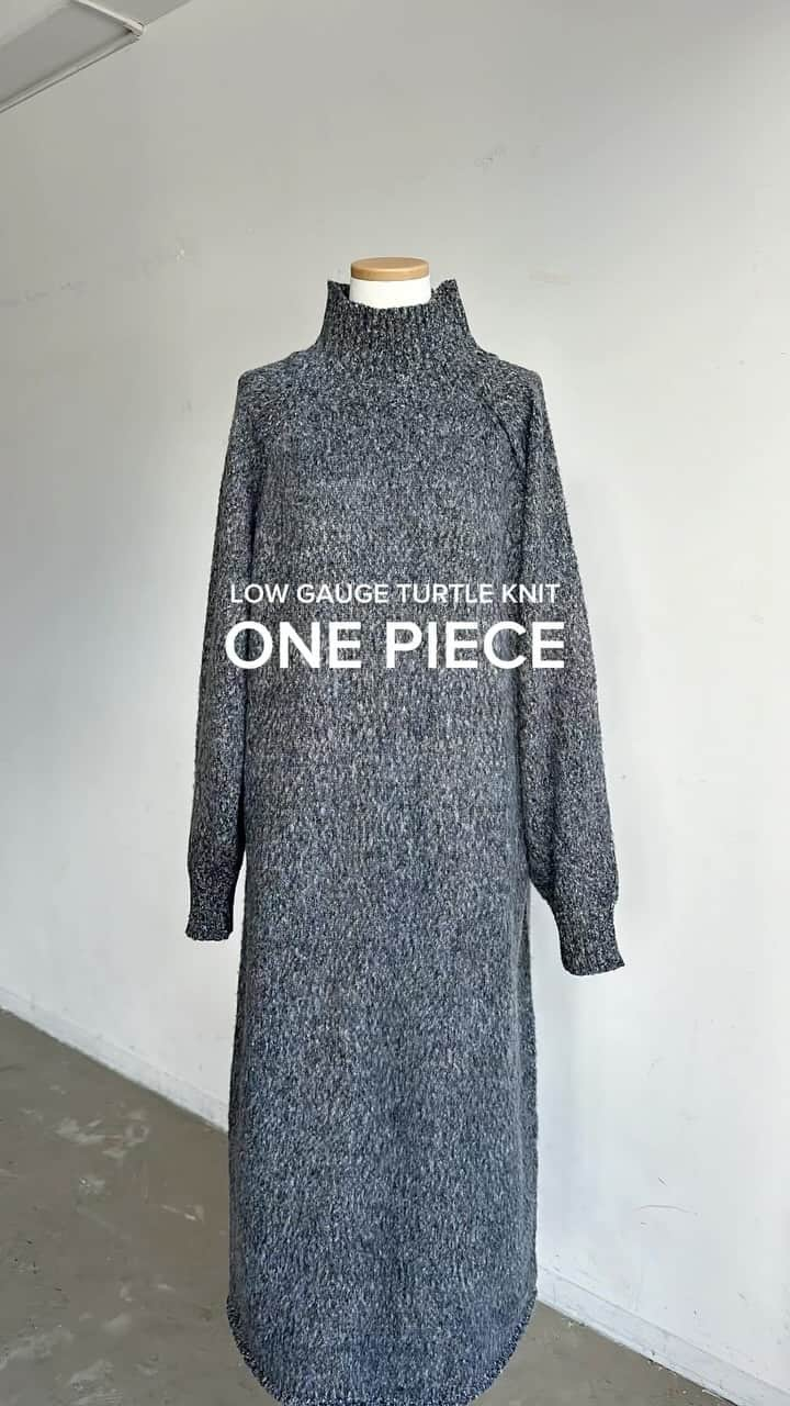 AR Holidayのインスタグラム：「🧶KNIT ONE-PIECE × OUTER 今季１枚は欲しいニットワンピース。 柔らかく軽量なのでストレスのないアイテムです◎ ㅤㅤ ▼使用アウター ・スタンドカラー3WAYロングコート ・中綿オーバーサイズコート ㅤㅤ ━━━━━━━━━━━━━━━ ㅤㅤㅤㅤ #ローゲージタートルニットワンピース price/¥5,500(tax in) color/black.gray ㅤㅤㅤㅤ ━━━━━━━━━━━━━━━ ㅤㅤ ※撮影環境の加工感により、実物と色味が異なる場合がございます。 実物に近い色味はZOZOTOWNページ内画像をご参照ください。  #auntierosa#arholiday#holiday#auntierosaholiday#アンティローザホリデー#ホリデー#アンティローザ#2023AW#zozotown#zozotown購入品#ファッション #ワンマイルコーデ #イエベ #ブルベ #秋コーデ #冬コーデ#シンプルコーデ#モードカジュアル #リラックス #リラックカジュアル #大人カジュアル #大人ファッション」