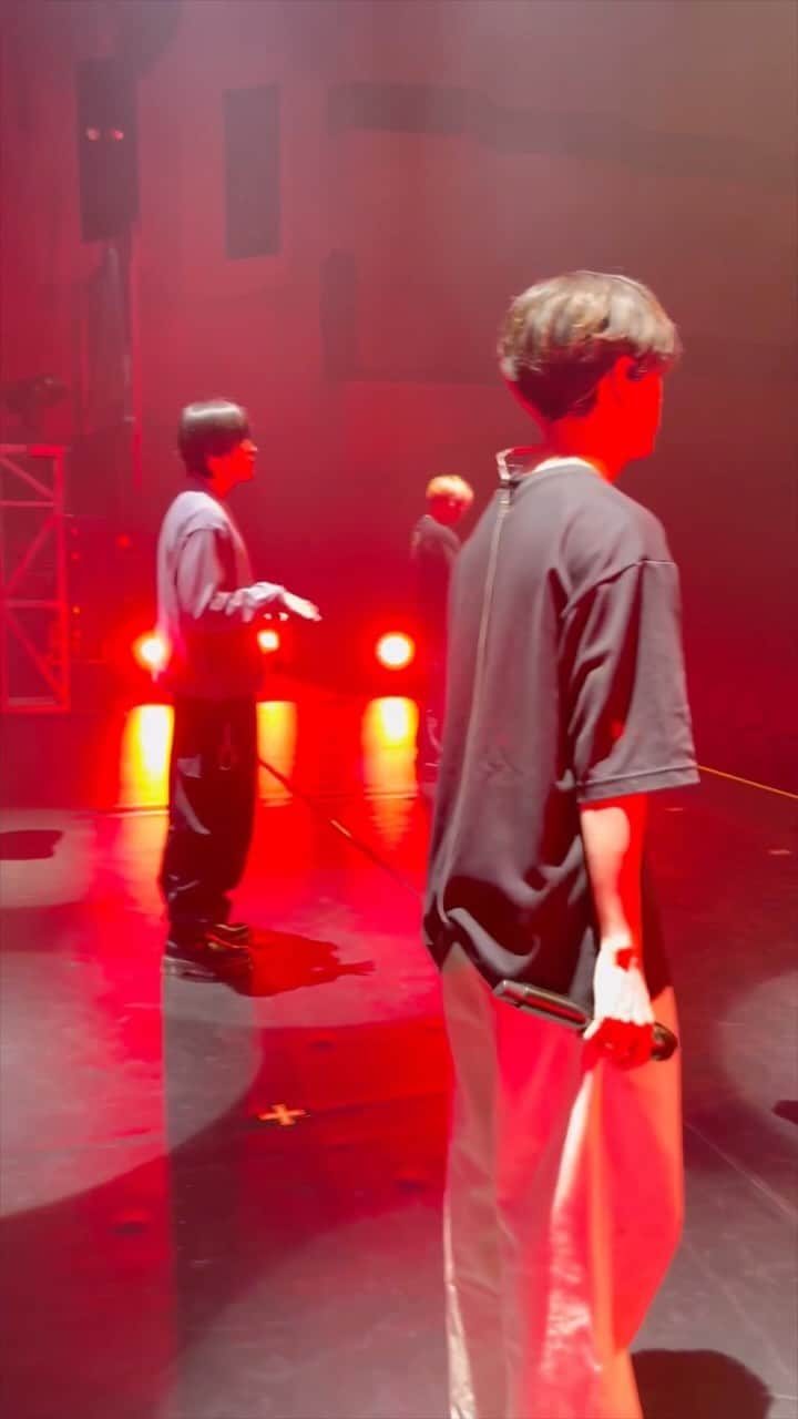 佐藤大樹のインスタグラム：「5周年記念日 #VLOG PART.1 【リハ&楽屋編】 #FANTASTICS the day to the 5th anniversary of us-part.1- 우리 5주년 되는 날」