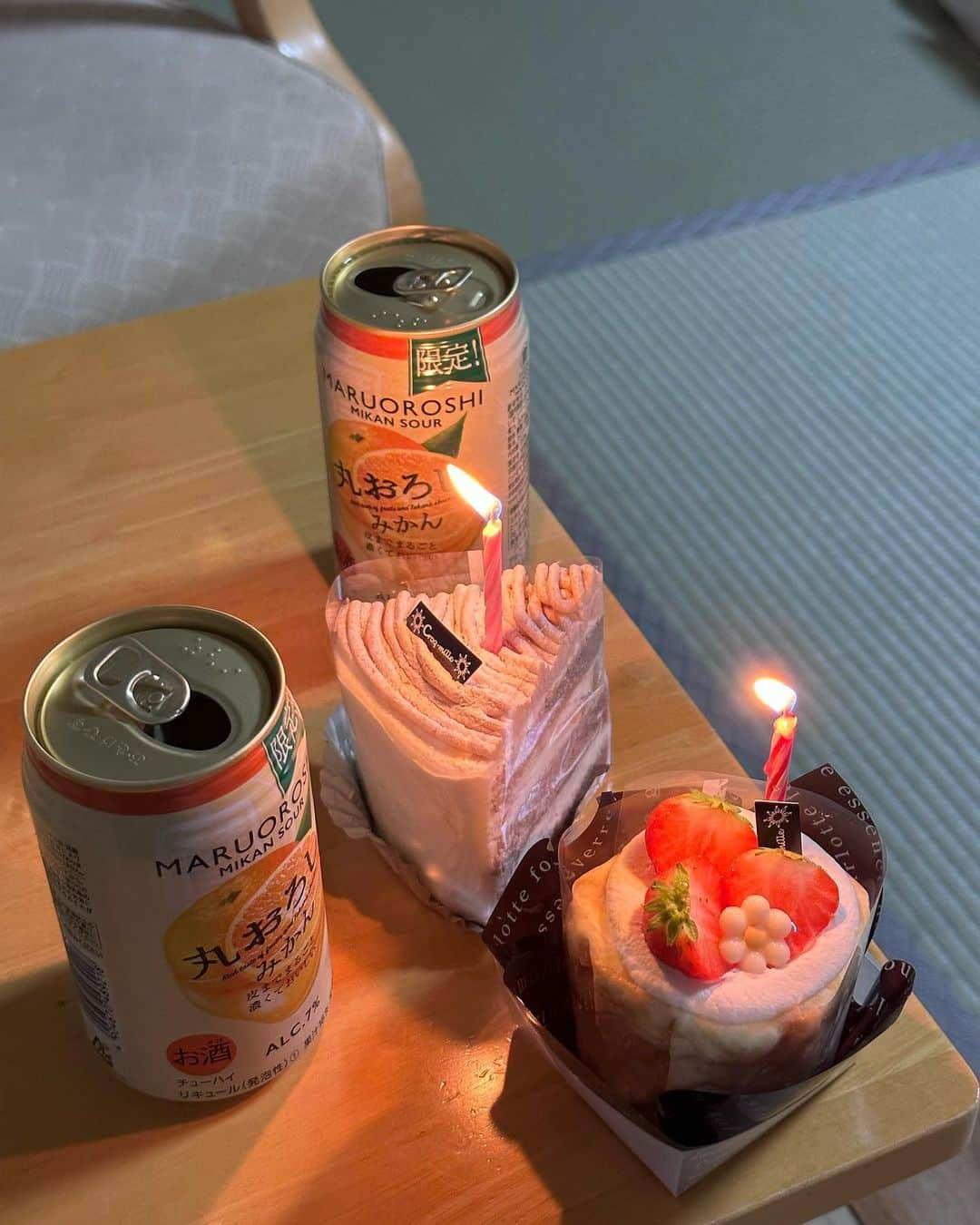 マリカさんのインスタグラム写真 - (マリカInstagram)「⛄️birthday💗My Birthday🐈 @128yukinco  誕生日が近いおゆき🩵🩶  お互いの誕生日をお祝いする会 開催した🫣💗  カニをこれでもかってくらい食べて お誕生日おめでとう歌って プレゼント交換して 観光地めぐりして……❤️  楽しすぎたー✨✨🫶🫧  来年も再来年も お祝いしようね🫶🤍  ほんで次はもうちょい ふたりの写真撮ろうな😂😂らぶ🫰   #女子旅  #birthday  #京都  #天橋立  #カニ旅行 #関西旅行  #ズッ友  #アラサー旅  #旅ログ」12月6日 21時23分 - marika_h1127