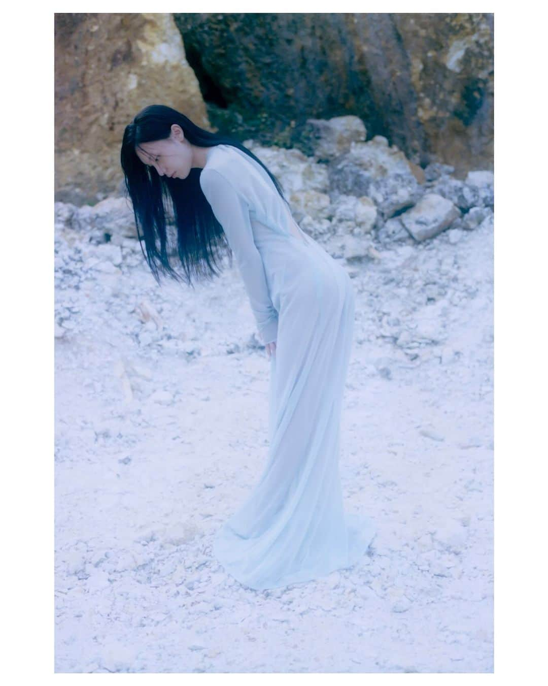 黒河内真衣子のインスタグラム：「Mame Kurogouchi 24SS “Fragments” Campaign   Photography: @yuichironoda  Hair and Makeup: @yokohirakawa_hairmake  Model: Sena Nakajima and @raiki.yamamoto   The new collection will be available from Saturday 23rd December 2023.  #mamekurogouchi #24ss」