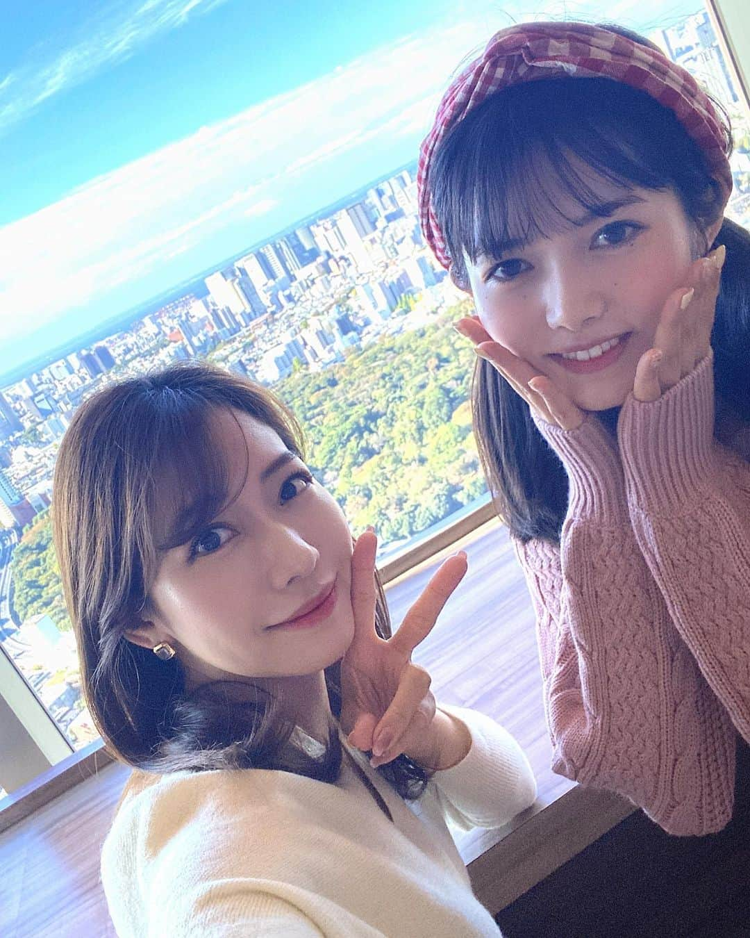 小野寺結衣のインスタグラム：「・ ⁡  事務所の後輩の萌ちゃんとお出かけ🍽️ 私は三姉妹の末っ子なので 妹のような存在ができたことが嬉しくて☺️ ⁡  年下だけどしっかりしてて 色んな話をしていても尊敬できるところが たくさん、勉強になります📚 ⁡ ⁡ 結局この日も昼から夜まで 一緒にいたね🥹笑 　 ⁡ いつも癒しの時間をありがとう〜🫰🏻🩵 ⁡ ⁡ ⁡ ⁡ ⁡ ⁡ #Lunch #🍜  #かわいい妹よ #2枚目もはや親子に見える 😇笑 #8歳差  #セントフォース #谷尻萌 #小野寺結衣」