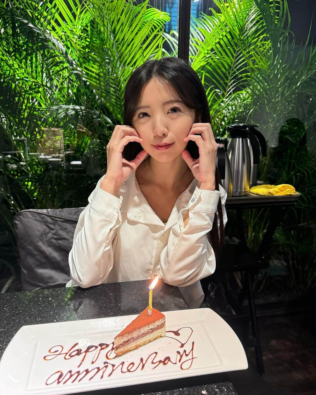 めいのインスタグラム：「🇹🇼Taiwan  Happy Birthday to me 生日持續中～～  謝謝姐妹帶我吃的生日餐 滿滿的海鮮及牛小排 冬天就是想吃火鍋 ・ ・ 誕生日の続き お祝いしてもらえてありがとう🤍 冬の鍋最高〜〜 ・　 ・ ・ ・  —  #台灣#日本#バースデー#寫真#portrait#사진#誕生日#囍聚#커피#ポートレート#japanesegirl#生日#japan#photo_jpn#台北#섹시#photo#写真部#フォロー#撮影#model#view#台湾#tokyo#follow#portraitsedition」