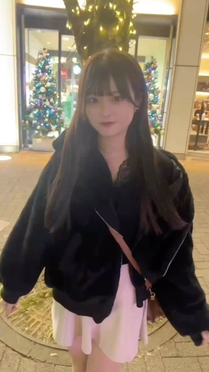 杉井美咲のインスタグラム：「最近夜の外がキラキラでかわいい✨💝🎄 冬の夜歩くとテンション上がる！🎵♡ ・ ・ #jk #sjk #jk2 #jkブランド #jkの素敵な思い出 #07 #杉井美咲 #女子高生ミスコン #高一ミスコン」