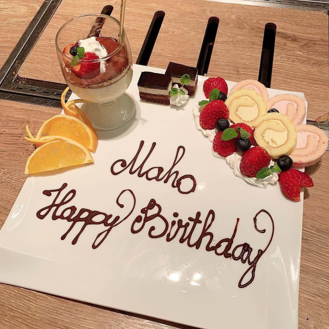 大盛真歩さんのインスタグラム写真 - (大盛真歩Instagram)「🎂‎𓂃 𓈒𓏸  大好きな2人にお誕生日祝ってもらいました🥹♡♡  さとちゃんは久しぶりに会えたし、3人でご飯とかお出かけは何気に初めて(？)だったけどこうして誕生日を直接祝ってくれる友達がいて、本当に幸せで最高の日になりました😌！  3人で乾杯も出来たし🥺…念願で時の流れを感じた() プリクラ撮ったり、カラオケ行ってそれぞれのセンター曲3人で歌って踊って盛り上がったり…沢山笑ったなぁ  また早くあいたい。素敵な時間と思い出をありがとう🥰  @eriierii_1027  @satone_kubo」12月6日 21時36分 - maho_usagi