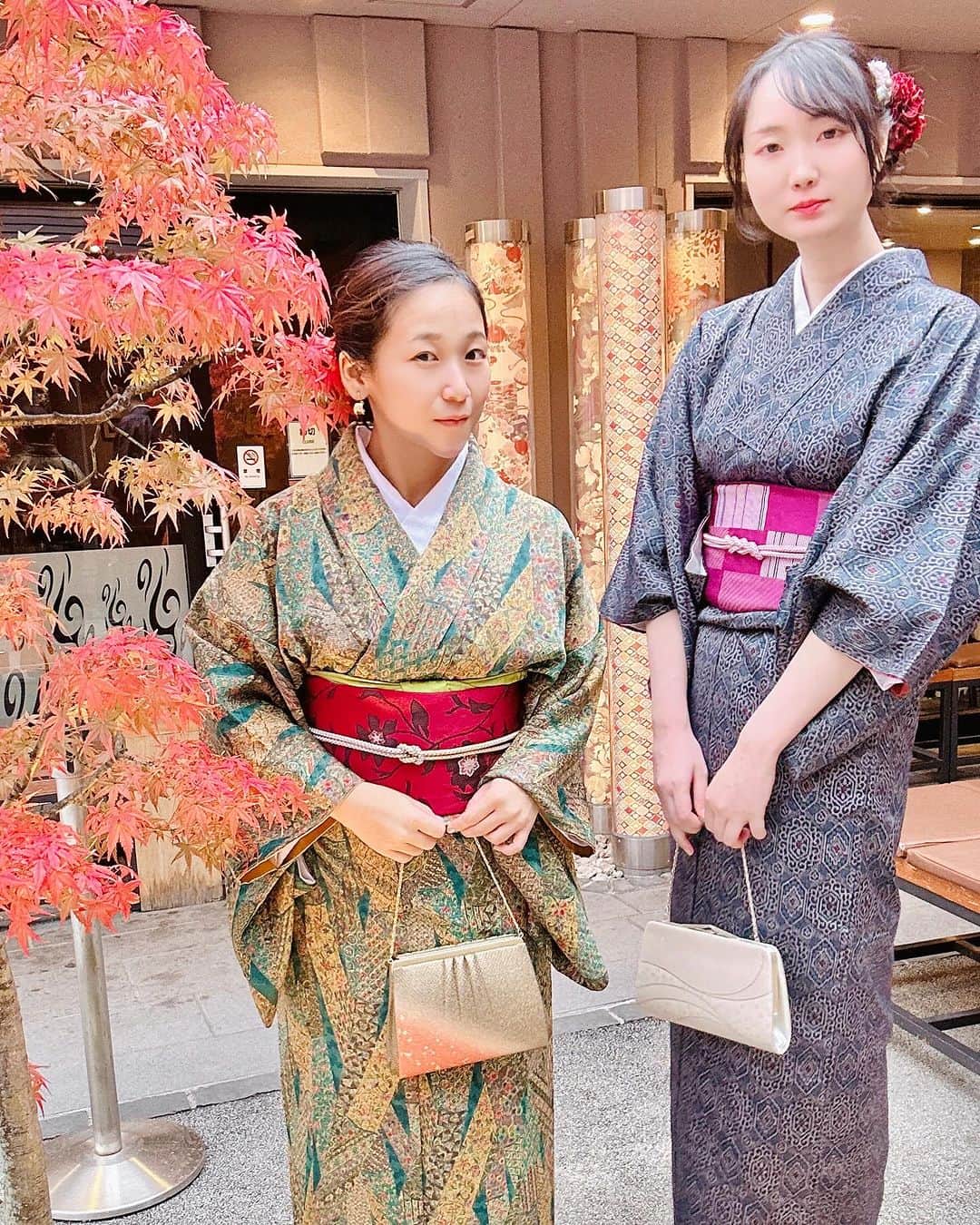 世手子のインスタグラム：「PR  We went to Arashiyama👘 Antique kimono recommended✨✨ Looks great against the autumn leaves🍁🍂 #弾丸ツアー 京都 @akuru_kyoto  #着物レンタル #京都着物 #レンタル着物 #京都河原町 #河原町着物レンタル #着物レンタル河原町 #京都着物レンタル #着物レンタルakuru #アンティーク着物 素敵すぎた)^o^( エリカ様に道案内してもらって #嵐山観光 （＾ω＾） #着物散策 楽しかった(*☻-☻*) #身長差カップル www #コメ返」