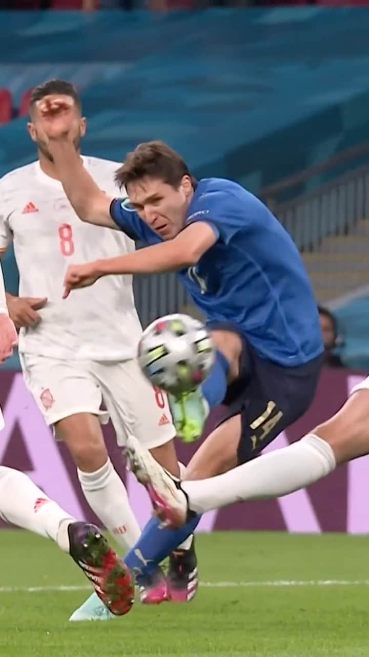 サッカーイタリア代表のインスタグラム：「Chiesa at EURO 2020! 🥵   #EURO2024」