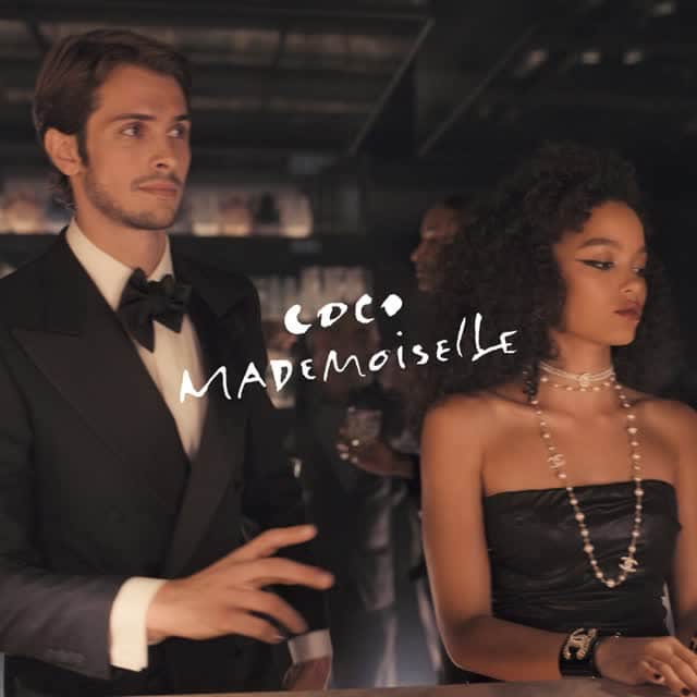 ELLE UKのインスタグラム：「COCO MADEMOISELLE. The essence of a free and independent woman. #CocoMademoiselle #CHANELFragrance」