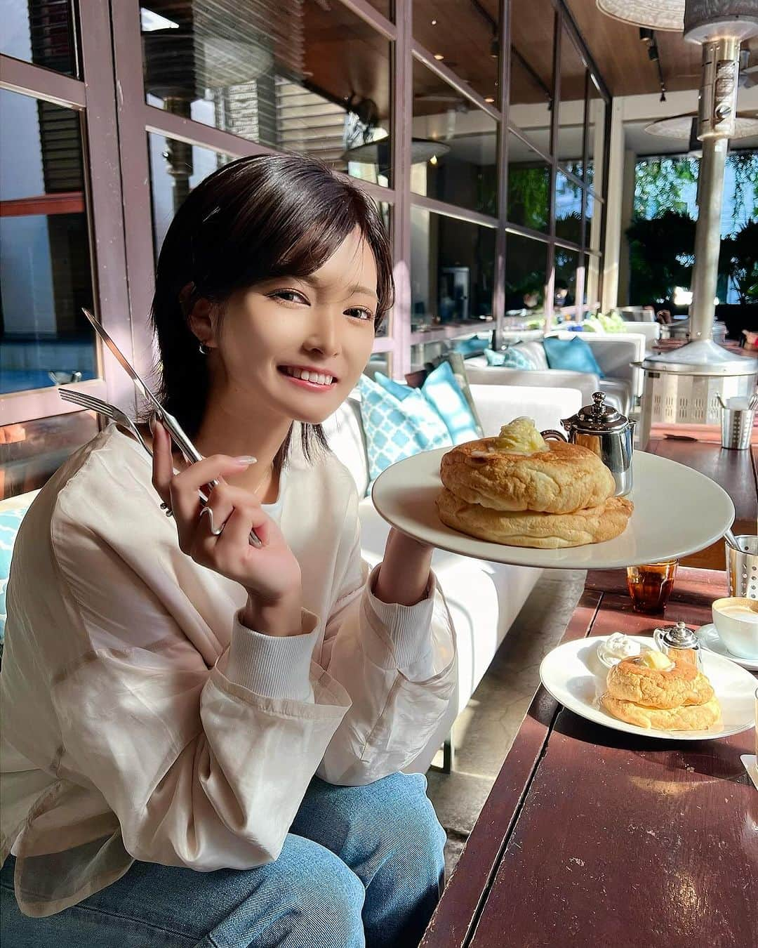 FukamizuYukina のインスタグラム：「_ 天気良くてぽかぽか暖かかったから この日はテラス席でカフェ🥞🍴💛 ㅤㅤㅤㅤㅤㅤㅤㅤㅤㅤㅤㅤㅤ @withthestyle の人気のパンケーキが ふわっふわで美味しかったあ🥺🤤😍 ㅤㅤㅤㅤㅤㅤㅤㅤㅤㅤㅤㅤㅤ なにやら他のランチメニューやスイーツも 美味しいらしいからまた今度も行こっと🎶 ㅤㅤㅤㅤㅤㅤㅤㅤㅤㅤㅤㅤㅤ #PR #博多カフェ #withthestyle #博多スイーツ #博多パンケーキ #博多駅グルメ #テラスカフェ」