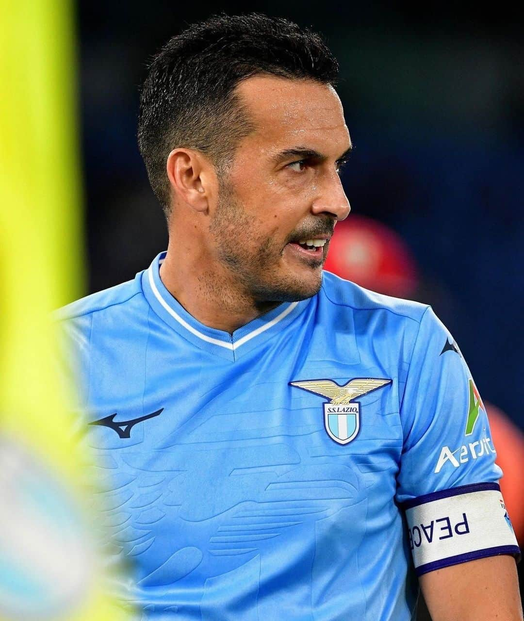 ペドロ・ロドリゲス・レデスマのインスタグラム：「©️👏 @_Pedro17_ 𝐂𝐀𝐏𝐈𝐓𝐀𝐍𝐎 🔝💪  ✔️ @Official_SSLazio  ✔️ @ChelseaFC ✔️ @FCBarcelona  ✔️ @Sefutbol   #Pedro17 #SSLazio #FootballLegend #BahiaInternacional #Bahiafutbol」